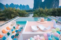 Mid-mountain Cloud & Water Hotel