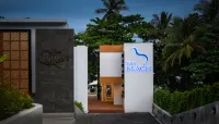 The Beachfront Hotel Phuket Hotel di Pantai Rawai