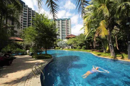 Wanhai Peninsula Resort Hotel (Qingshui Bay, Lingshui) Отели рядом с достопримечательностью «Yetian Ancient Village»