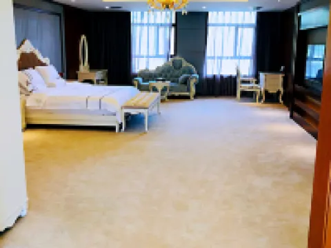 Maple Leaf Hotel Hotels in Yiliang