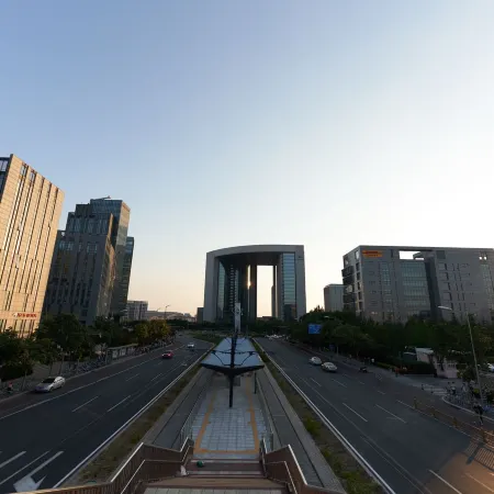 Baijia'an Hotel (Beijing Yizhuang Rongchang East Street Metro Station Branch) Отели рядом с достопримечательностью «Старый город»
