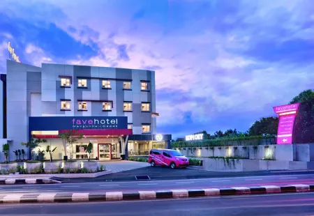 Favehotel Margonda Отели рядом с достопримечательностью «University of Indonesia»