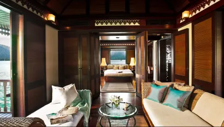 Pangkor Laut Resort - Small Luxury Hotels of the World Отели рядом с достопримечательностью «Teluk Nipah Beach»