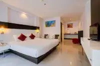 Baron Beach Hotel - balcón
