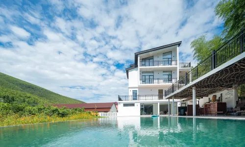 Tianyise·Changxing Bamboo Sea View Light Luxury Holiday Homestay