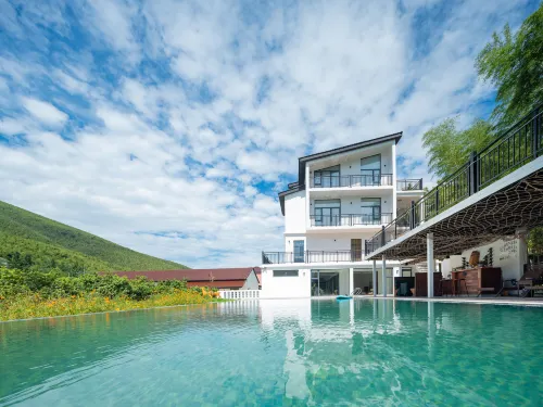 Tianyise·Changxing Bamboo Sea View Light Luxury Holiday Homestay