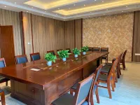 Xinji Holiday Hotel