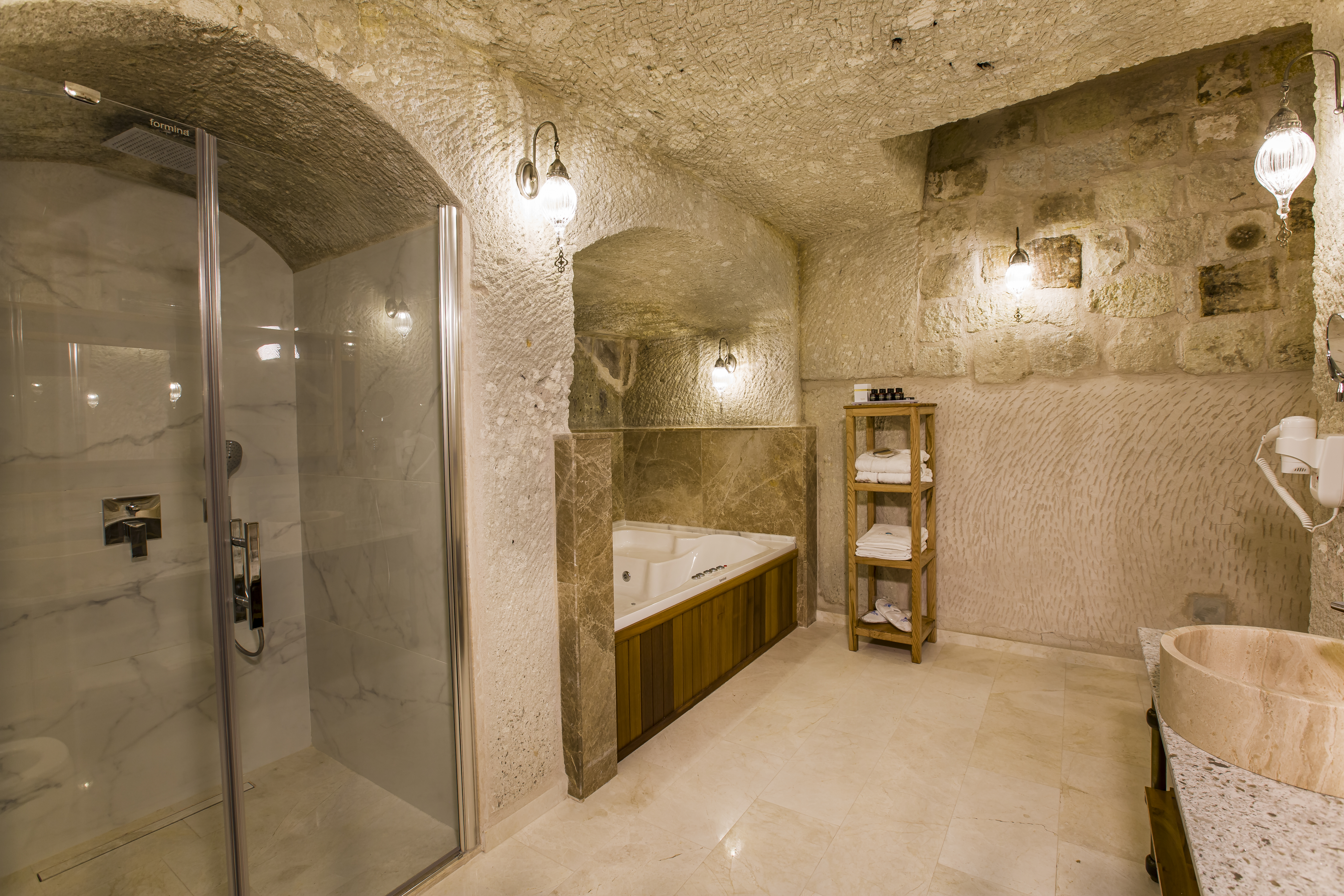 Imperial Cave Suites & SPA