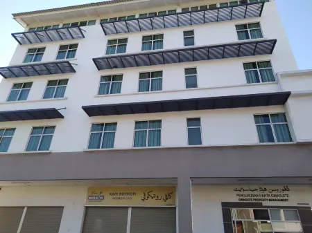 Ginasuite Kompleks27 Hotel Отели рядом с достопримечательностью «Yayasan Sultan Haji Hassanal Bolkiah Complex»