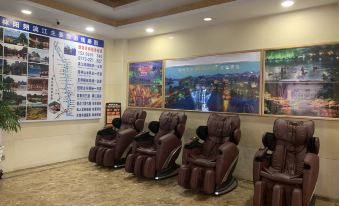 Jinhuang International Hotel (Guilin Liangjiang Sihu Railway Station)