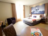 Grosvenor Hotel Adelaide by Accor Hotele w: Adelaide