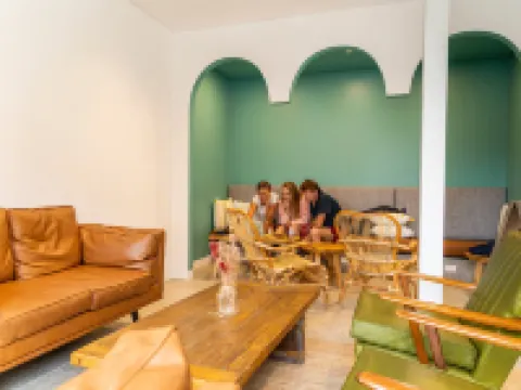 ストーク ビーチ ハウス - ホステル Manlyのホテル