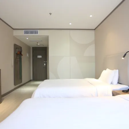 HanTing Hotel (Langfang Railway Station West)