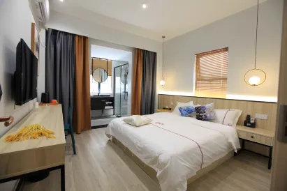 I Love U Star Hotel
