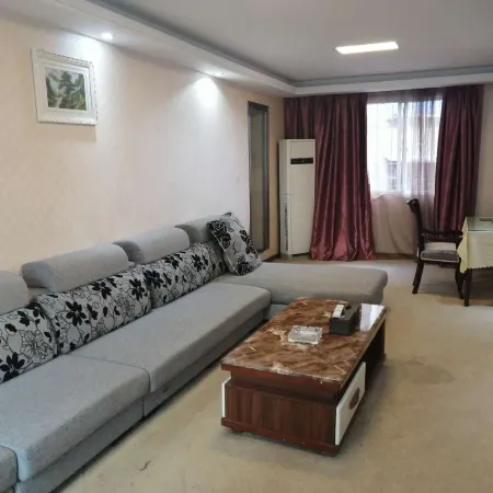 Quxian Shengshi Sunshine Hotel