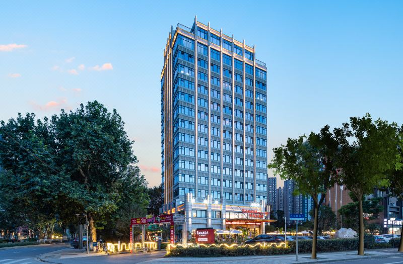 Ramada Qingshan Hotel