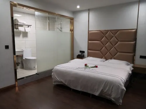 저니 투 루안 호텔