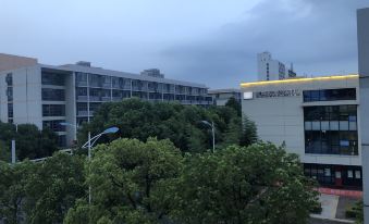Yibai Liangpin Hotel (Suzhou Higher Education District)
