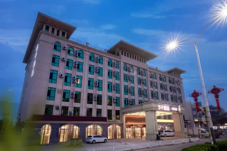 Orange  Hotel(beijing Tongzhou Songzhuang Art District Hotel Отели рядом с достопримечательностью «Суньчжуанский арт-квартал»