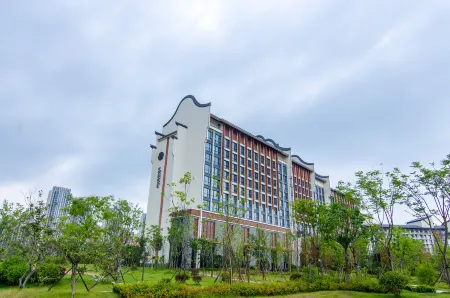 Pullman Hefei Sunac Отели рядом с достопримечательностью «Hefei Binhu Vocational and Technical College»