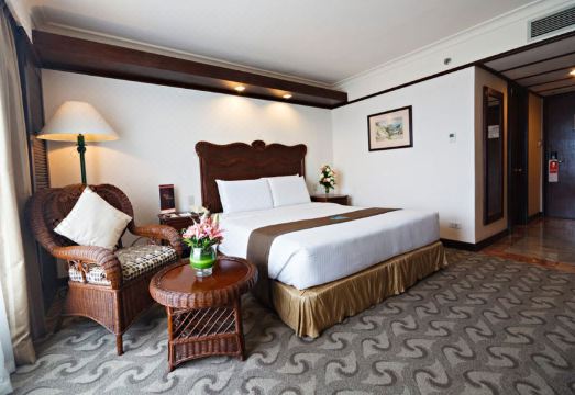 워터프런트 에어포트 호텔 & 카지노