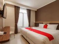 Sans Vibes Firdaus Mansion Kemang โรงแรมในเซาท์จาการ์ตา