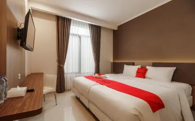Sans Vibes Firdaus Mansion Kemang Hotels in Kemang