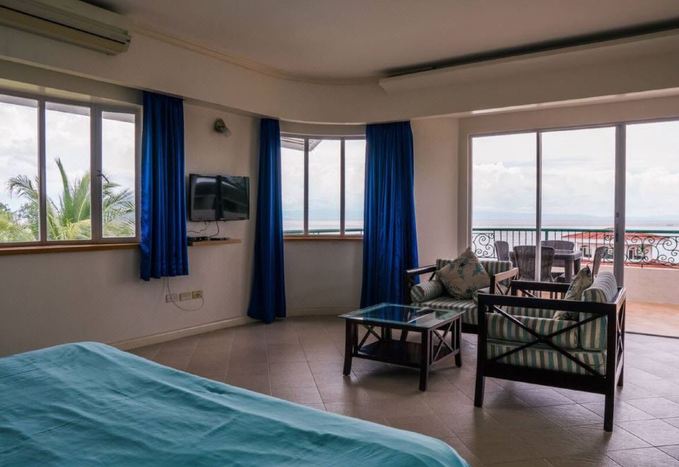 4. 셔우드 베이 리..