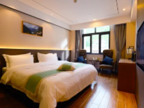 Chengsheng Derong Hotel Hotels in Derong