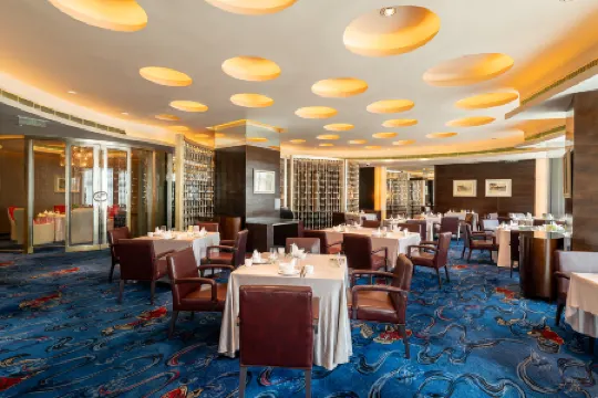 Renaissance Shanghai Yu Garden Hotel on the Bund