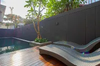 M Studio Karawaci - Pools