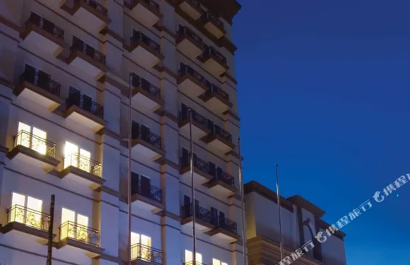 阿斯頓美娜多酒店