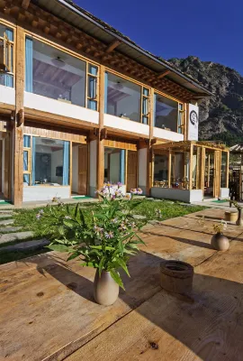 Zhagana Cloud Guesthouse Hotels near Dari Village