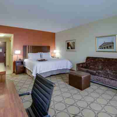 Hampton Inn & Suites Philadelphia/Bensalem Rooms
