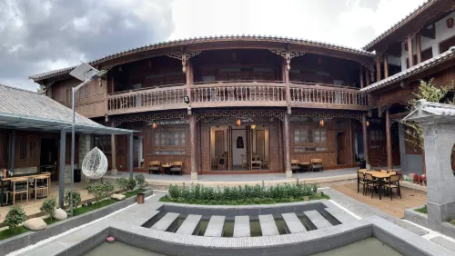 Zhujunfu Inn - Parkplatz