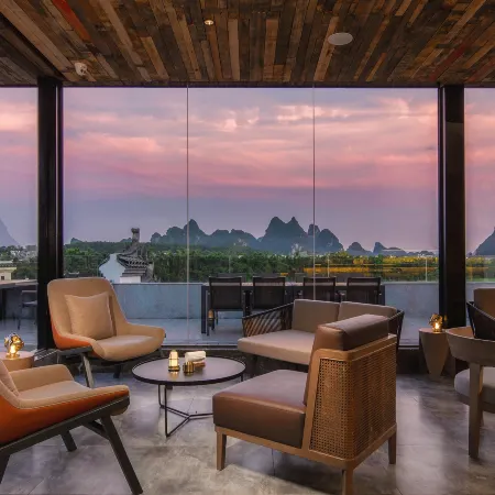 Yangshuo Percent Hotel (West Street Li River )