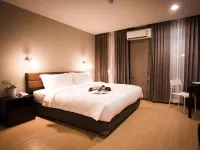 C U Inn Bangkok Hotels near Wachirabenchathat Park