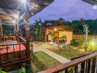 Uma Hostel Lembongan Hotels near تاماريند بيتش