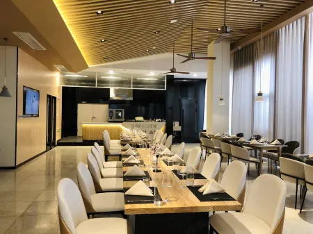 Vienna International Hotel(Shuanglong airport store of Guiyang Airport)