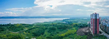 Bu'an Zhi'an Caohai Guesthouse Отели в г. Вейнин