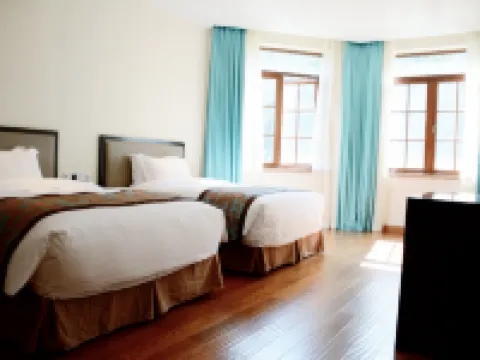 Nine Cloud Homestead Resort Hotel Hotels in Tonglu County