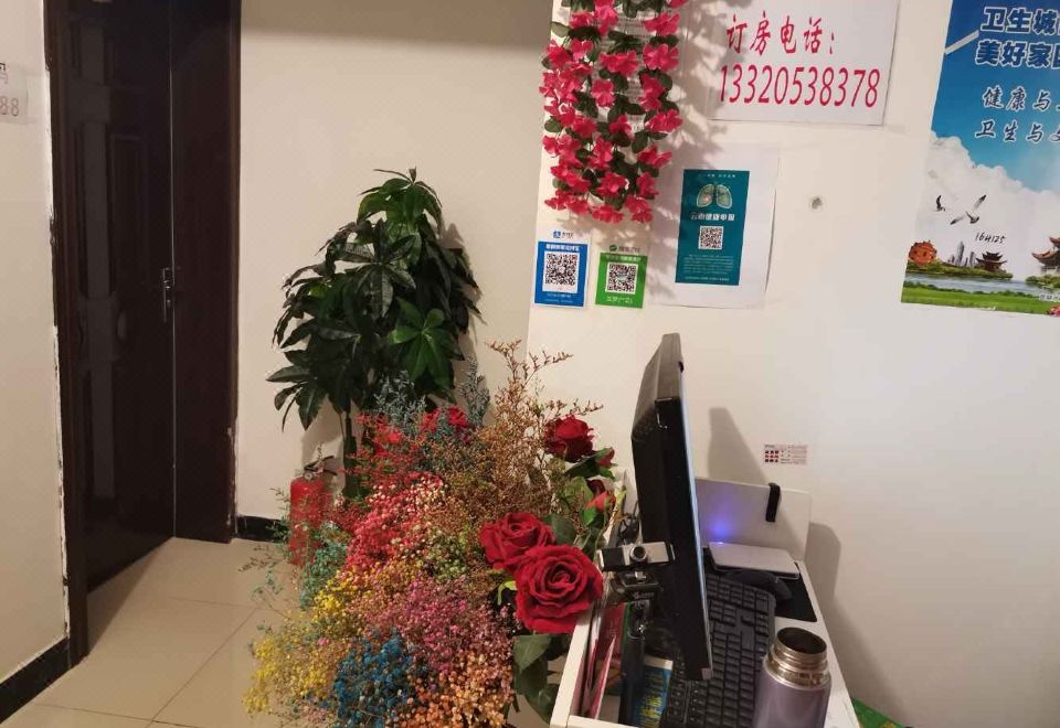 Lingyuan Hostel