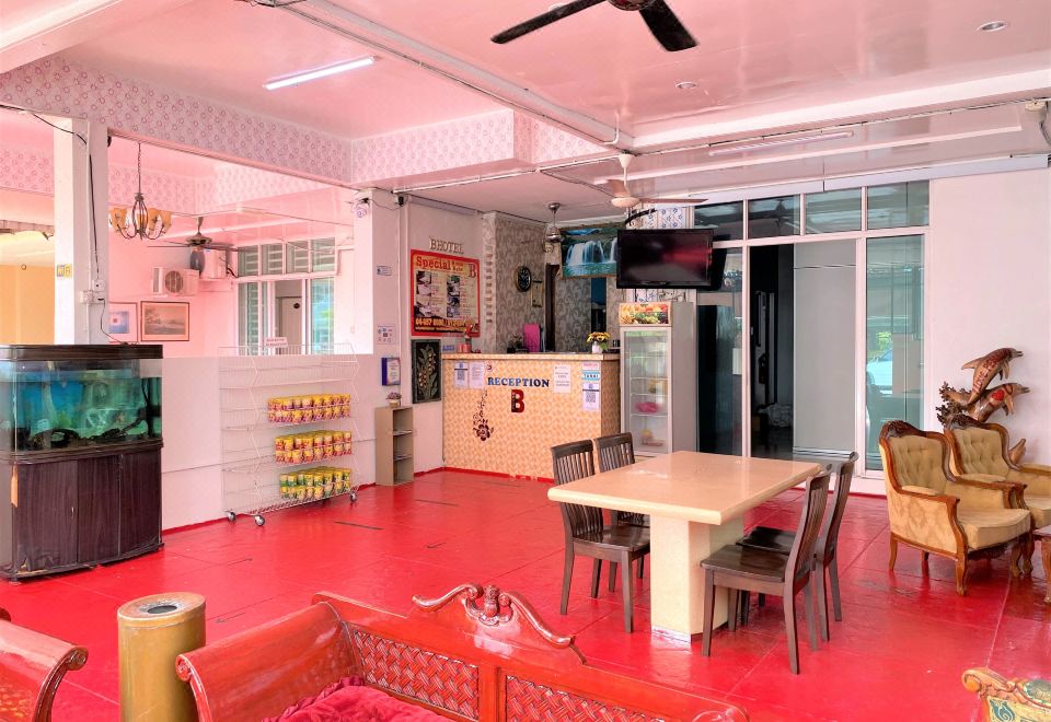 [비 호텔 페낭의 깔끔한 외관]