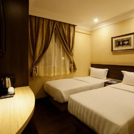 Hotel Valenza Отели рядом с достопримечательностью «Торговый центр Mid Valley Mega Mall»
