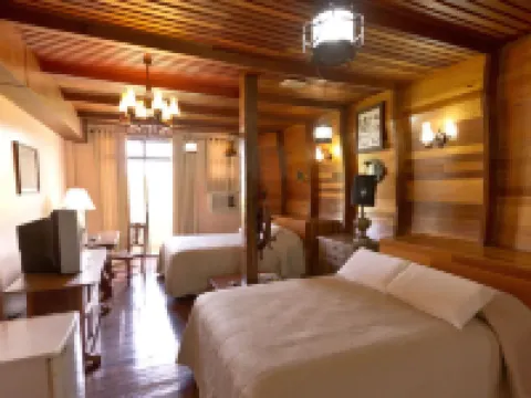 Crown Regency Residences - Cebu Hotels in Cebu City