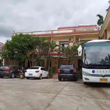 Baoting Seven Immortals Family Hotel