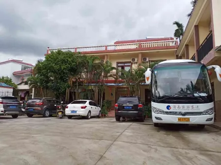 Baoting Seven Immortals Family Hotel Отели рядом с достопримечательностью «Qixian Square»