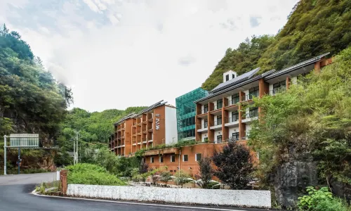 Art Zhenyuan Vacation Hotel