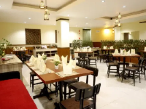 Red Chilies Hotel Hotels in Banjarsari