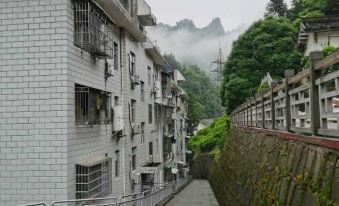 Tinglan Xiaozhu Apartment